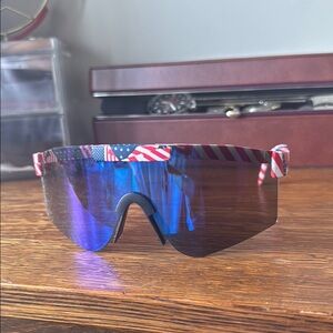 Patriotic Blue Sunglasses(never warn)